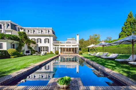 The hamptons mansions. by Eileen Kinsella December 20, 2023. A house on the Eastern End of Long Island that has been referred to as the “most Hamptons house in the Hamptons,” owned by Canadian businesswoman Louise ... 