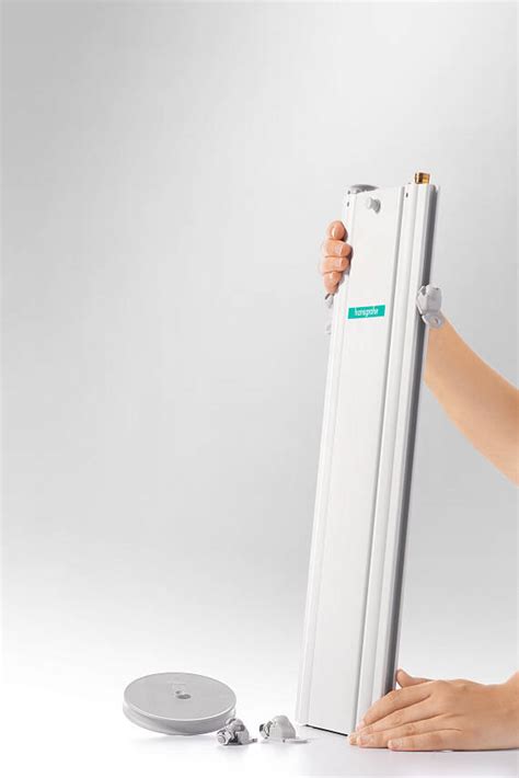 The hansgrohe sBox simplifies work with the pull-out …