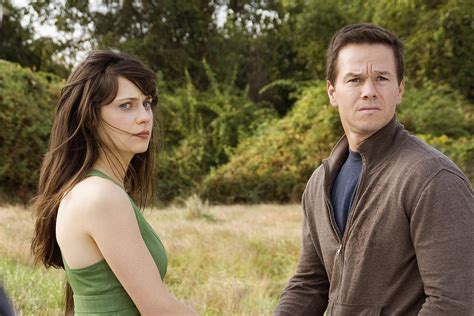 The happening zooey. Even the remote farmland to which Jess (Ashlyn Sanchez), Alma (Zooey Deschanel) and Elliot (Mark Wahlberg) have fled provides no refuge from a dire threat in “The Happening”. Photo credit ... 
