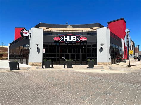 The hub stadium novi. Located in Novi, Michigan, HUB Stadium Novi is the perfect place to spend an evening with friends and family. This unique establishment offers a variety of entertainment options that are sure to keep everyone engaged and entertained. One of the most popular activities at HUB Stadium Novi is axe throwing. 