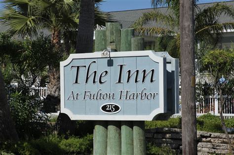 The inn at fulton harbor. The Inn at Fulton Harbor is a bayfront motel in Rockport, TX with an outdoor pool, restaurant, and fishing pier. Book your stay today! 