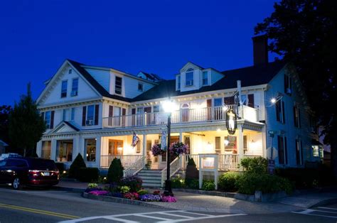 The kennebunk inn. About The Kennebunk Inn. Located in Kennebunk, The Kennebunk Inn is within a 10-minute drive of Rachel Carson National Wildlife Refuge and Kennebunkport Harbor. This hotel is 4 mi (6.4 km) from Dock Square and 4.7 mi (7.5 km) from Mother's Beach. Make yourself at home in one of the 26 individually decorated guestrooms. 