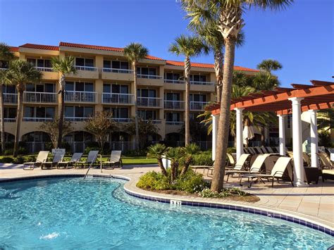The king and prince beach and golf resort. If you love golf, you’ll love Saint Simons Island, which is home to the 18-hole King and Prince Golf Course and 27-hole Sea Palms Golf and Tennis Resort. Nearby are 234 more holes of golf at popular spots like the 63-hole Jekyll Island Golf Club and … 