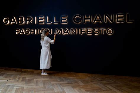 The legend lives on: New exhibition devoted to Chanel’s life and work opens at London’s V&A Museum