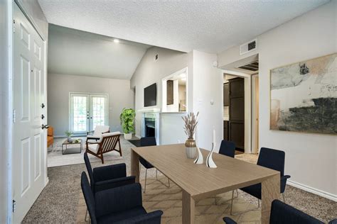 Discover a whole new world from our convenient location. Located near dining entertainment and local nightlife, our apartments in Plano feature a pedestrian-friendly neighborhood. Come to a home you deserve located in Plano, TX. The Leighton has everything you need . Call (833) 526-6138 today!. 