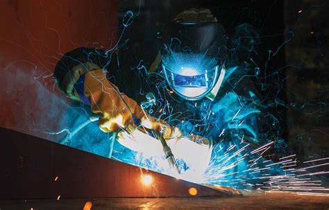 The many hazards of welding work 2024-01-26 Safety+Health