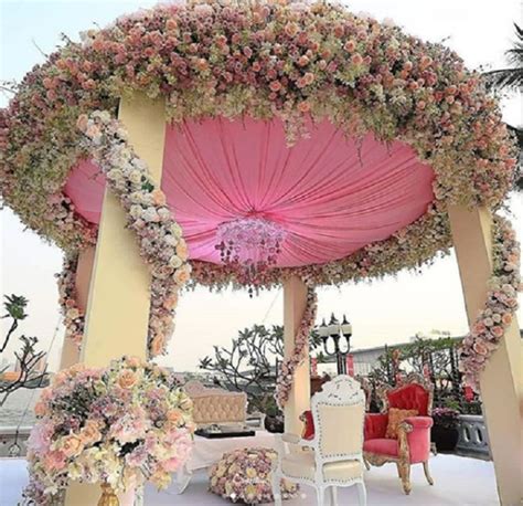 The most gorgeous outdoor wedding mandap …