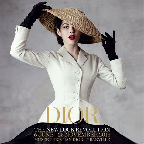 The new look. Dior's "New Look" collection was a repudiation of the styles of the 1920s and 1930s, and it was also clearly indebted to the styles and body-shapers of the late 19th century. The Bar suit was considered the most iconic model in the collection, manifesting all the attributes of Dior's dramatic atavism.Documents in the Dior archives demonstrate ... 