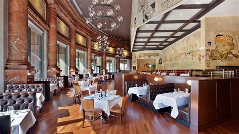 The palm restaurant. The Palm San Antonio also offers takeout which you can order by calling the restaurant at (210) 226-7256. How is The Palm San Antonio restaurant rated? The Palm San Antonio is rated 4.3 stars by 3058 OpenTable diners. 