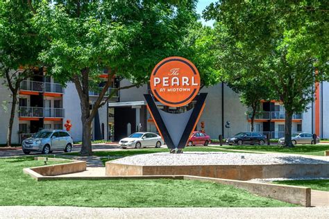 The pearl at midtown. Pearl Marketplace at Midtown. 3120 Smith Street Houston, TX 77006. p: (346) 553-8172. Office Hours. Monday - Friday: 10:00 am - 6:00 pm; Saturday: 10:00 am - 5:00 pm; Sunday: Closed; Our community was designed with people who rent with pets in mind. A maximum number of two (2) pets are permitted per apartment unit provided the required pet ... 