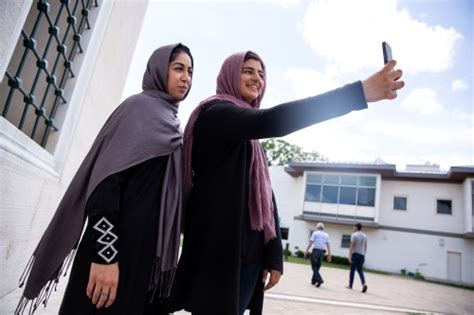 The right to choose to wear (or not) hijab - Brookings