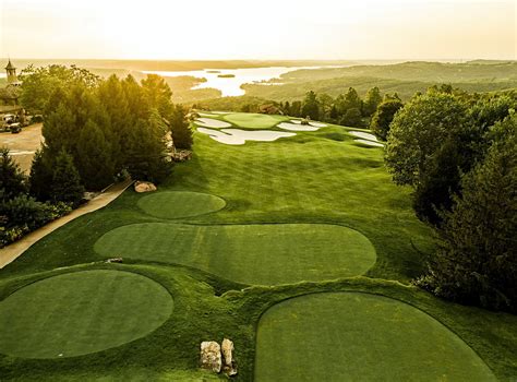 The rock golf course. TOP OF THE ROCK. Top of the Rock Golf Course, known as the first-ever Par-3 course to be included in a professional championship, features nature and golf at its finest. Overlooking Table Rock Lake, Top of the Rock surrounds you with peaceful waterfalls, wandering creeks, bass-filled ponds and pristine lakes. ... 