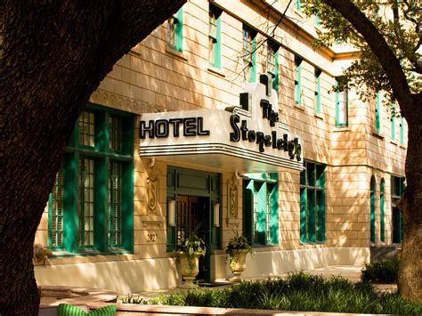The stoneleigh dallas. The stoneleigh hotel was a very good place to work, the staff and management were fun to work for. I learned a tremendous deal with the general manger, on budgeting and financials. General Manager and Director of Operations in Dallas, TX 
