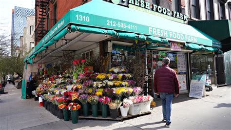 The surprising reason supermarkets sell flowers - CNN