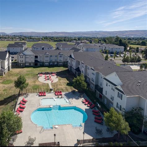 Located in Ellensburg, Washington, The Verge offers off-campus student housing that provides you with an extraordinary college experience. Our spacious apartments are fully furnished and outfitted with a full-size washer and dryer, dishwasher, and central heat to keep you cozy during the winter season.. 