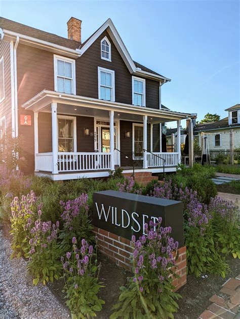 The wildset hotel. The Wildset Hotel is a historic and elegant hotel in the Chesapeake Bay town of St Michaels, offering light-filled rooms, a lounge, a restaurant, and event space. Book your stay and enjoy the restful escapism of the Eastern Shore with its … 