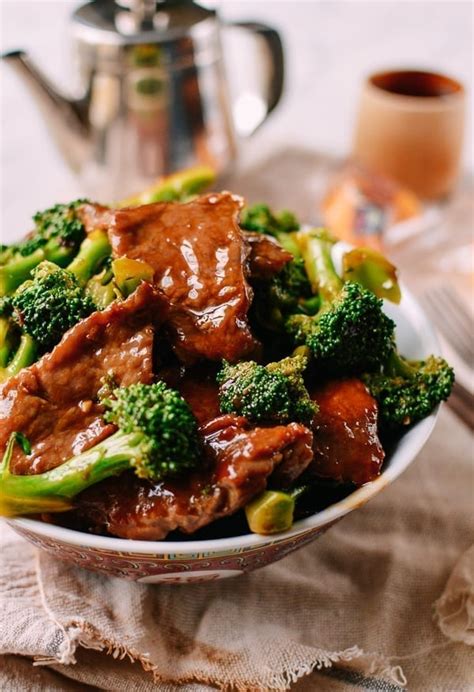 The woks of life beef and broccoli. Instructions. Slice the beef and transfer to a mixing bowl or deep plate. Next, prepare the marinade by adding the pear, onion, 4 cloves garlic, ginger, soy sauce, brown sugar, black pepper, and sesame oil to … 