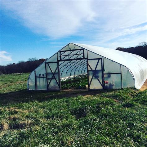 Download The Yearround Hoophouse Polytunnels For All Seasons And All Climates By Pam Dawling