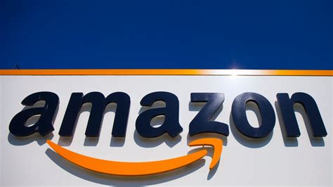 Thefts reported at Joliet Amazon facility after 30 car windows smashed in