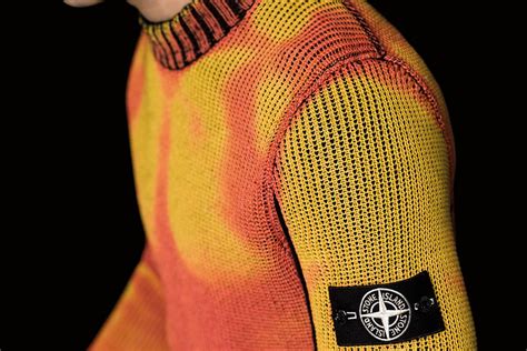 ThermoSensitive Sweaters Change Color Depending on the Weather