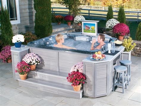 Thermospa hot tub. The Maui is the most comfortable three person hot tub in the world that can still easily pass through a standard exterior door. This compact spa is extremely energy efficient, soundproofed, and offers all of … 