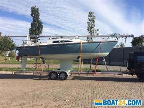 Thiel roter Milan, EUR 11.800,- boat24.com/nl