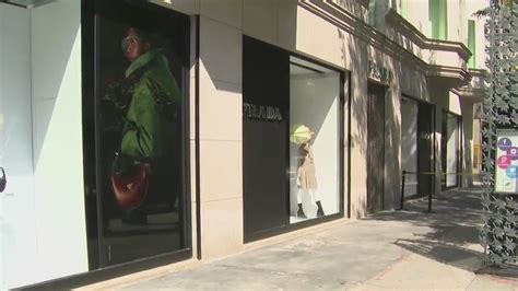 Thieves rob Prada store near Magnificent Mile