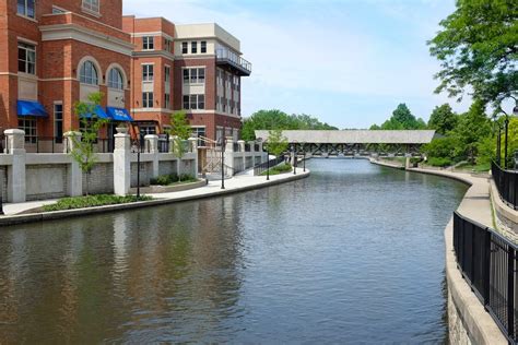 Things to do in naperville. The Naperville Riverwalk is one of many unique and free forms of entertainment that the area offers. Whether you are on a stroll with a date or your family, exercising, or taking some time to clear your mind, the Riverwalk offers a therapeutic experience with over 1.75 miles of brick paths that will take you past the tranquil … 
