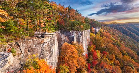 Things to see in west virginia. The Appalachian Trail in Roanoke, WV is a treasure for outdoor enthusiasts. This 20-mile stretch of the trail is part of the 2,200 miles that runs from Maine to Georgia. Every year, thousands of people visit the trail to hike, camp, and experience the beauty of the Appalachian Mountains. To begin with, my hiking experience on the Roanoke, WV ... 