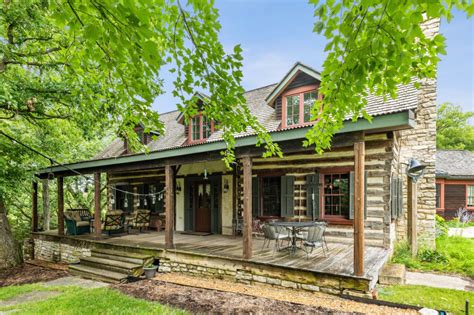 This $5M Missouri log cabin takes glamping to a new level