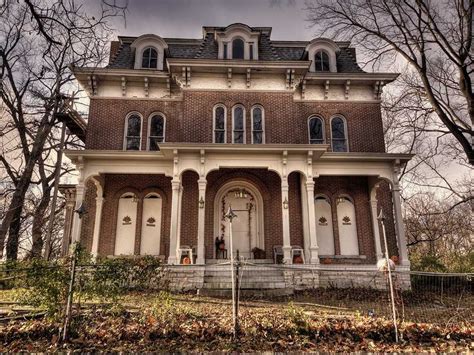 This Illinois mansion dubbed among 'creepiest places' in US