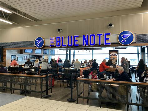 This St. Louis airport bar named best in the nation