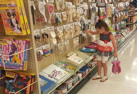 This could work with felt letters from Hobby Lobby...VCS! Baking