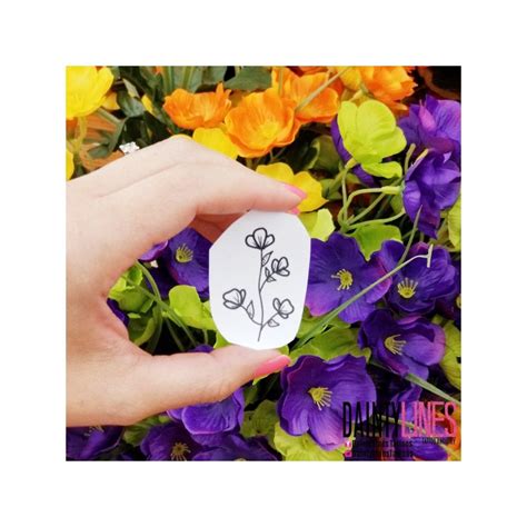 This cute design is available to be tattooed! IG daintylinestattoos