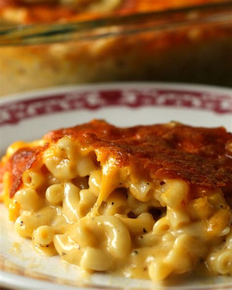 This five-cheese mac & cheese (with bacon!) will make dinner grate again