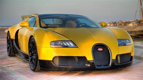 This is a yellow Bugatti Veyron Top Gear