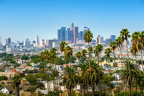 This is how much singles need to live comfortably in California