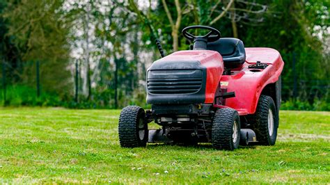 This is the Type of Gas You Need for a Riding Lawn Mower