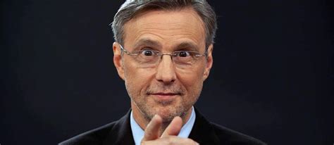 Thom hartman. The Hartmann Report podcast on demand - The Hartmann Report is an independent daily podcast hosted by award winning, author, radio & TV host Thom Hartmann. Thom’s podcast highlights the bigger picture behind politics, science and culture through discussion and debate. Catch Thom’s live show... 