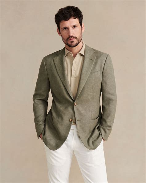 Thom sweeney. Thom Sweeney is a modern British tailor. We make tailored and casual clothes that combine an understated, contemporary design with superior craftsmanship. 