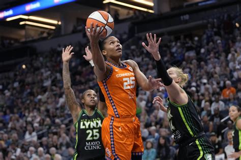 Thomas and Bonner help the Sun advance to their fifth straight WNBA semifinals