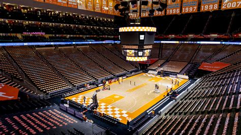 The History of the Vols Basketball at Thompson-Boling Arena. With the College Basketball Season around the corner, the Tennessee Volunteers are ready for tip-off! The men in orange and white have been playing at Thompson-Boling Arena since the late 1980's. Speaking of Thompson-Boling Arena, the venue can hold at least 21,000 fans in capacity.. 