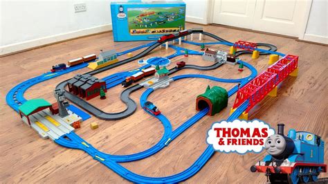 Includes Thomas & Friends™ Percy motorized toy train TrackMaster™ 6-in-1 set comes with cave, bridge and tunnel pieces Track pieces can form six different layouts TrackMaster™ 6-in-1 set helps encourage the development of motor and cognitive skills in children through imaginative play. 85 pieces.