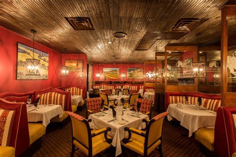 Thoroughbreds chophouse. If you are in town for the Carolina Country Music Fest, take a break and enjoy a high end meal at Thoroughbreds Chophouse & Seafood Grille. We hope you have a great time here in Myrtle Beach! 落 