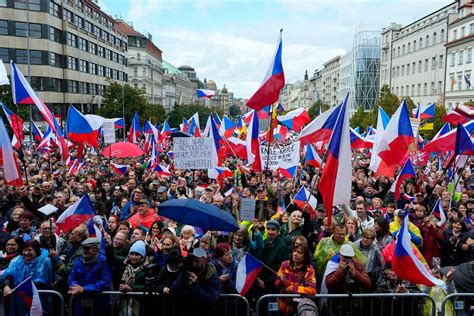 Thousands of Czechs rally in Prague to demand the government’s resignation