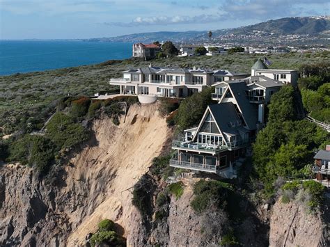 474px x 355px - Three Multimillion Dollar Homes on a Cliff Appear at Risk of Falling Into  the Ocean