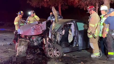 Three dead in Antioch after vehicle slams into tree