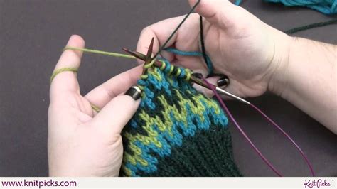 Three-Color Stranded Knitting - YouTube