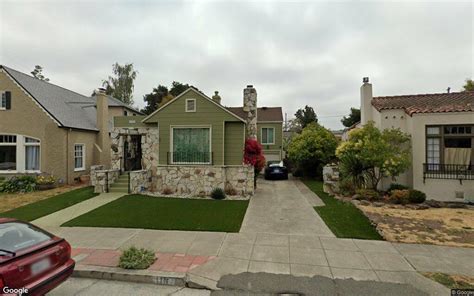 Three-bedroom home in Alameda sells for $1.7 million