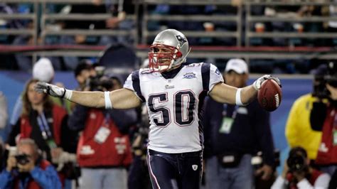 Three-time Super Bowl champion Mike Vrabel voted into Patriots Hall of Fame by fans